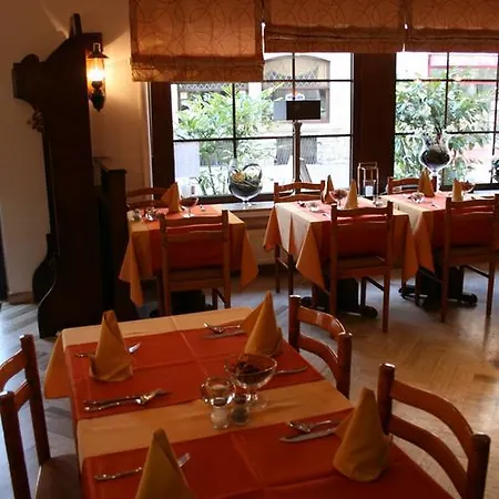 Le Pavillon Отель Эхтернах